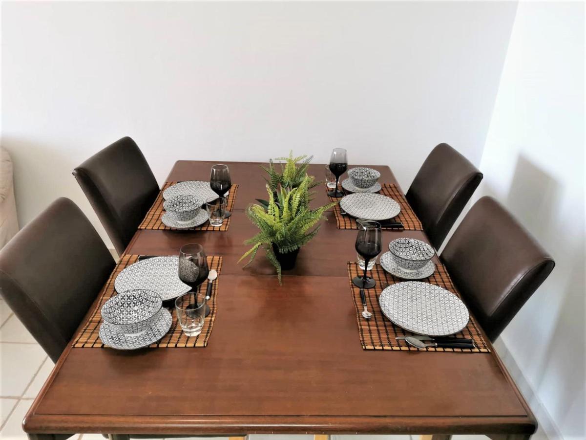 Cosea Living: Seaside 2 Bedroom Flat Kings Palace 209 파포스 외부 사진